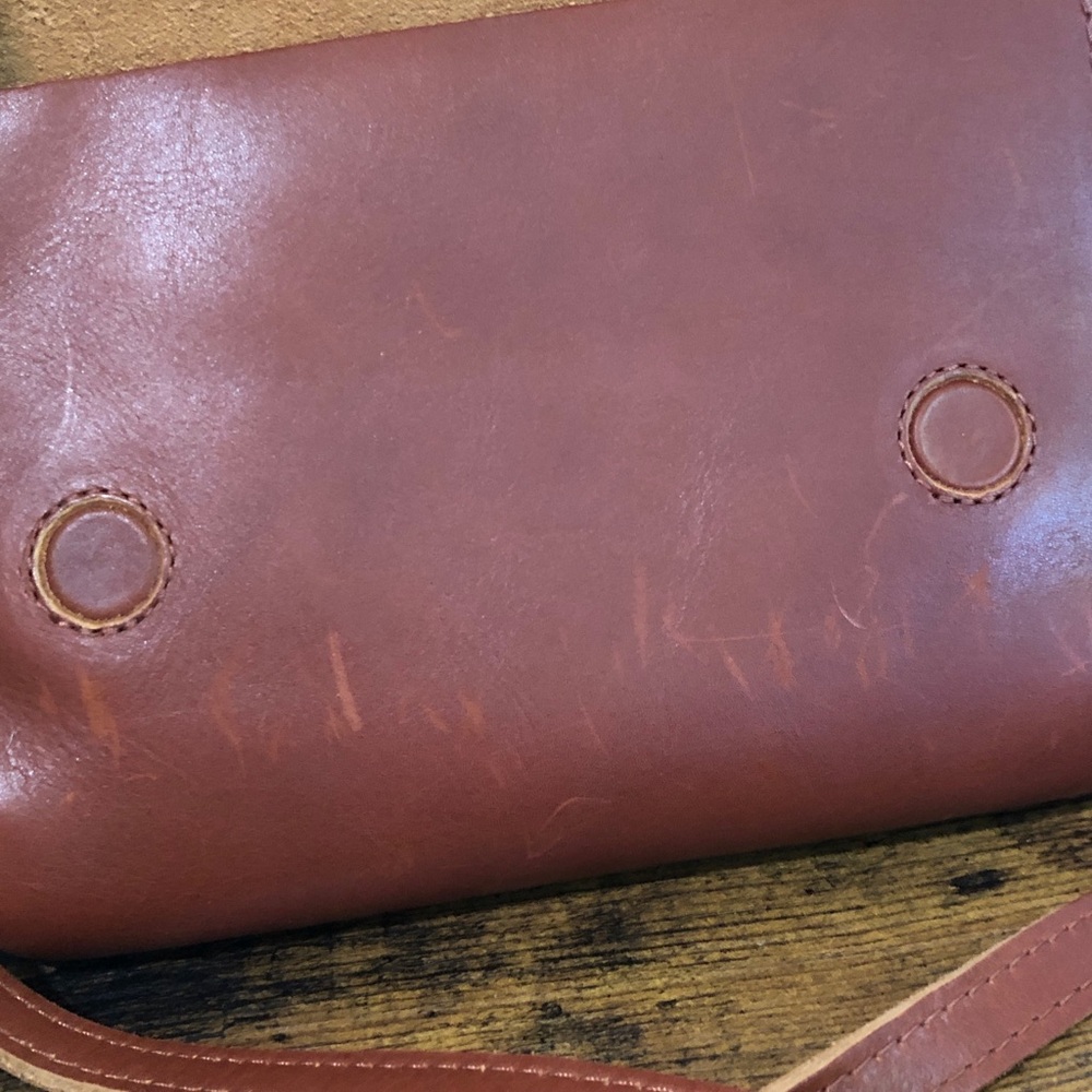 Portland Leather Goods Metro Crossbody - Picture 4 of 7